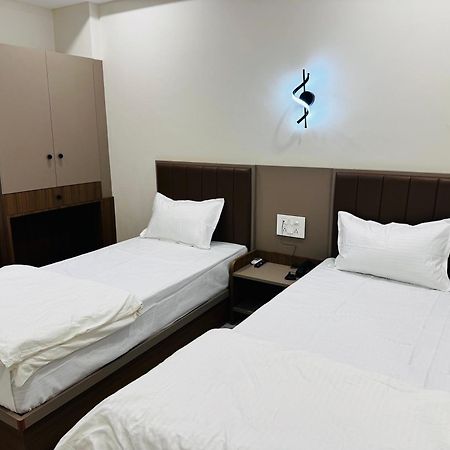 Hotel Fun N Food Bhuj Exterior foto